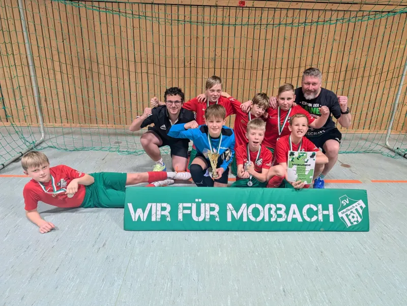 Unsere D-Junioren stauben auch bei den 5.-Dietmar-Schott-Hallenturnieren ab!