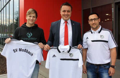 Kreissparkasse Saale-Orla übergibt Präsentationsshirts