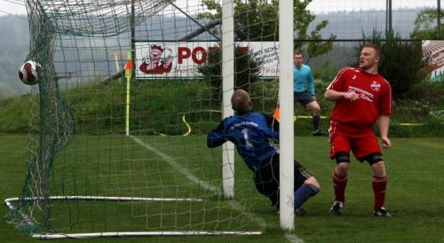 Moßbach unterliegt starken Gästen aus Camburg