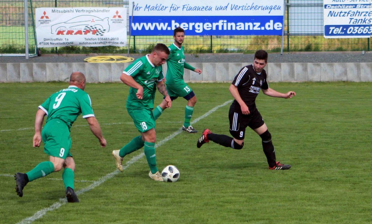 Magerkost im Heimspiel gegen griffige Camburger