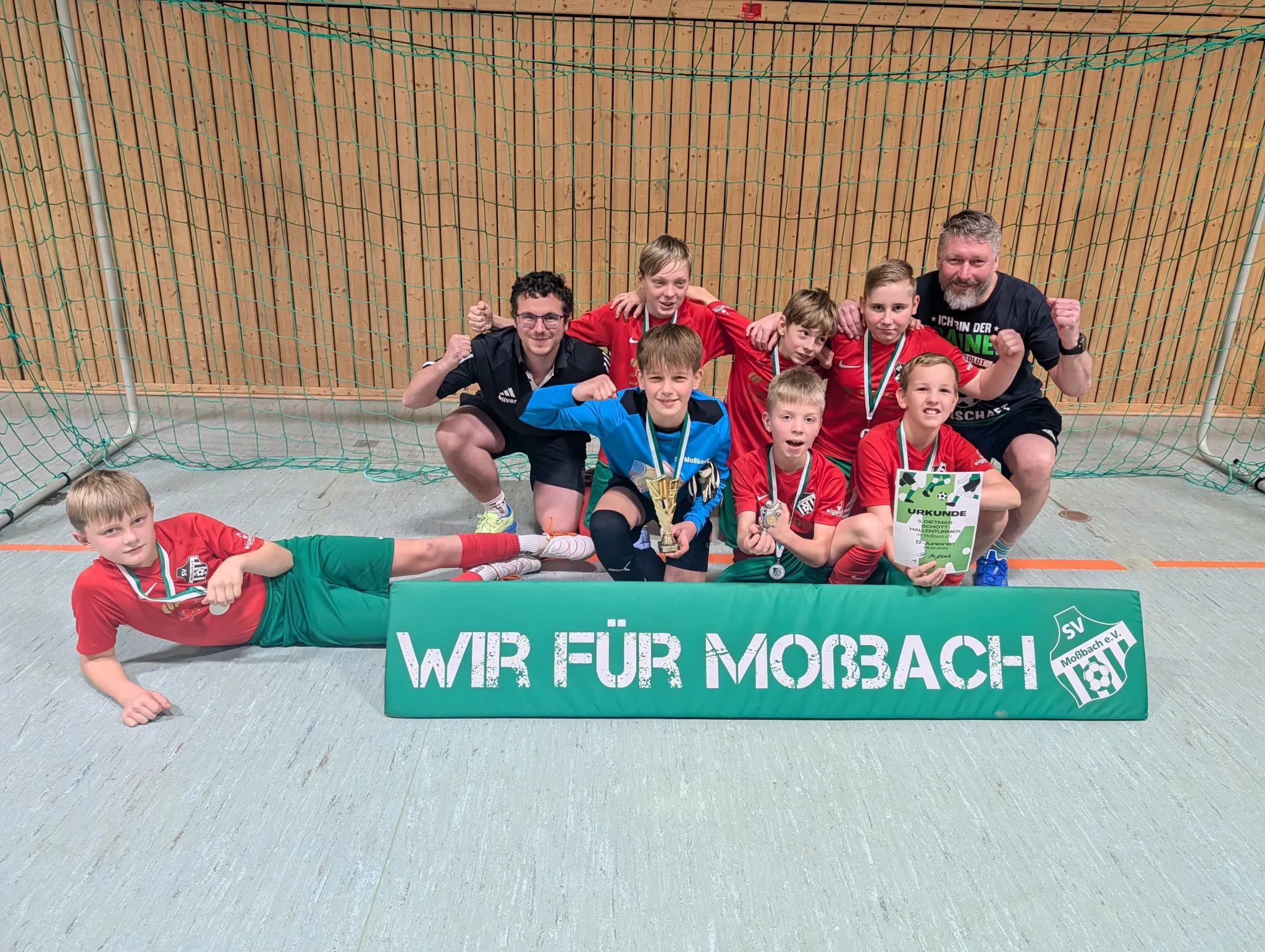 Unsere D-Junioren stauben auch bei den 5.-Dietmar-Schott-Hallenturnieren ab!