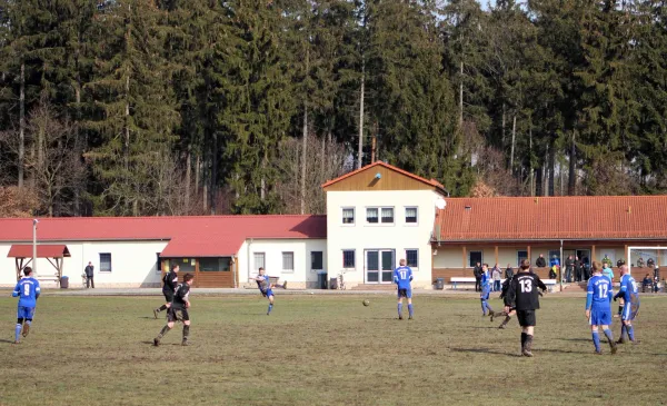 Freundschaftsspiel: SV Blau -Weiß Auma : SV Moßbac