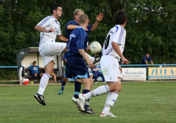 SV Blau-Weiß Niederpöllnitz : SV Moßbach