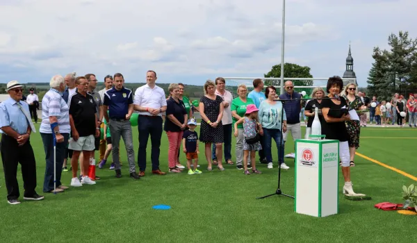 Einweihung des Kunstrasenplatzes am 1. Juni 2025