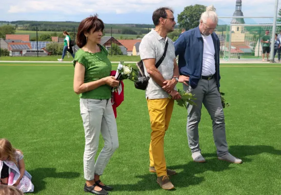 Einweihung des Kunstrasenplatzes am 1. Juni 2025
