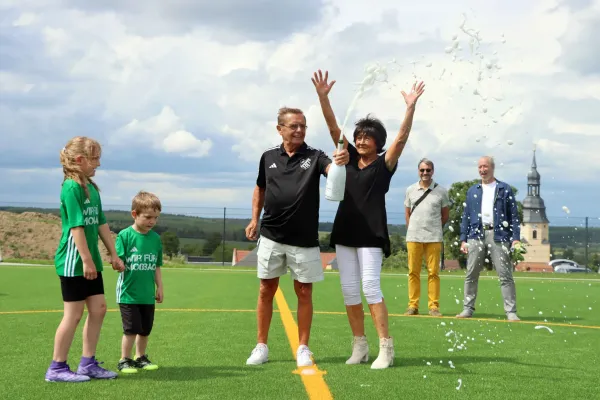 Einweihung des Kunstrasenplatzes am 1. Juni 2025