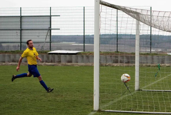 06.12.2015 SV Moßbach vs. SG Ranis/Krölpa